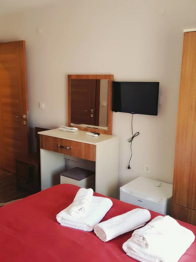 Deniz Hotel Yenifoca Exterior foto